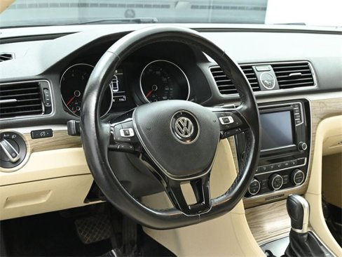Used 2016 Volkswagen Passat 1.8T SE image 23