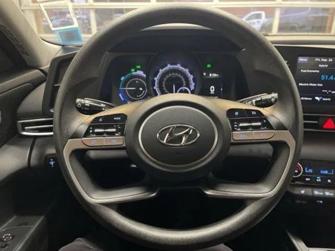 Used 2023 Hyundai Elantra Blue image 17