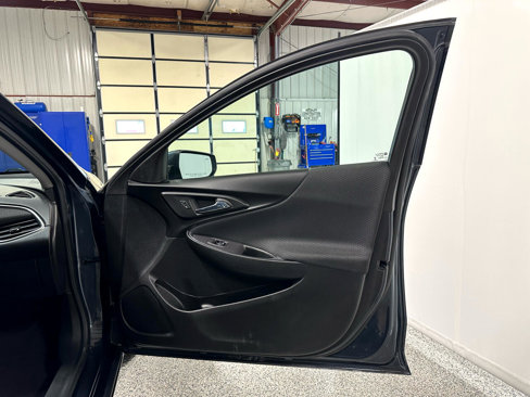 Used 2021 Chevrolet Malibu LT image 14
