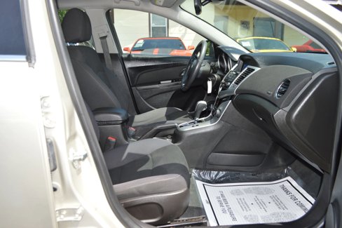 Used 2015 Chevrolet Cruze LT image 17