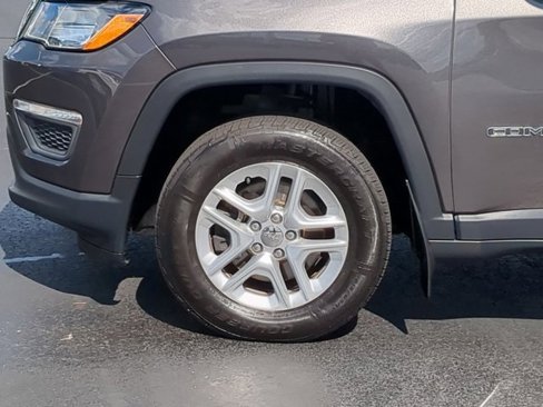 Used 2018 Jeep Compass Sport image 11