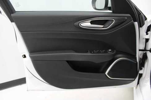 Used 2022 Alfa Romeo Giulia Sprint image 14