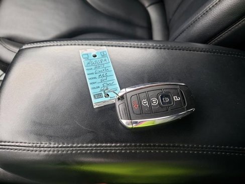 Used 2017 Lincoln MKC Premiere image 32