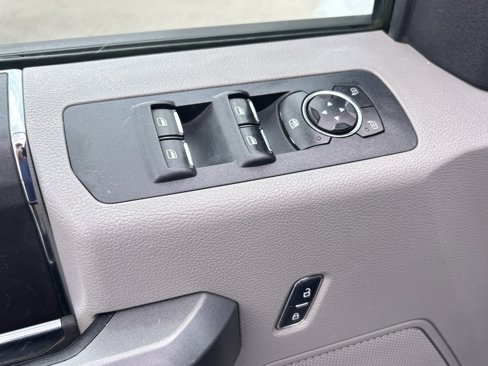 Used 2016 Ford F150 XLT image 18