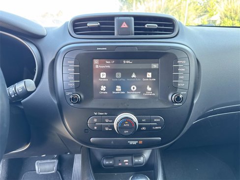 Used 2017 Kia Soul + w/ UVO Package image 22
