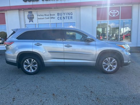 Used 2016 Toyota Highlander LE image 6