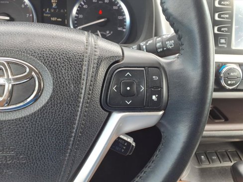 Used 2015 Toyota Highlander Limited image 9