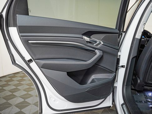 Used 2023 Audi e-tron Premium w/ Convenience Plus Package image 25