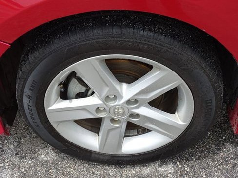 Used 2014 Toyota Camry SE image 13