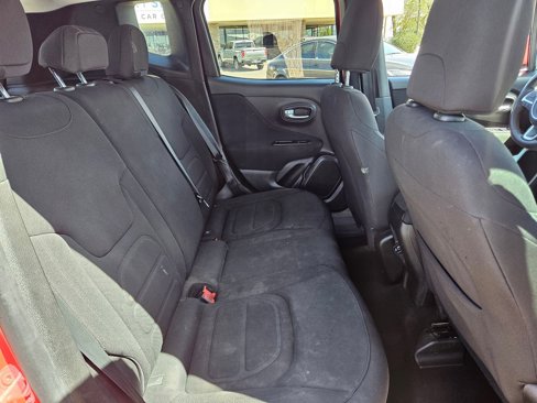 Used 2019 Jeep Renegade Latitude image 17