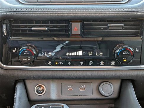 Used 2023 Nissan Rogue SL image 14