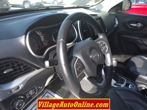 Used 2015 Jeep Cherokee Trailhawk w/ Comfort/Convenience Group image 20