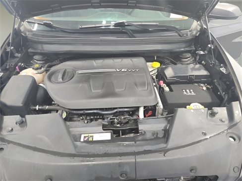 Used 2015 Jeep Cherokee Trailhawk w/ Cold Weather Group image 32