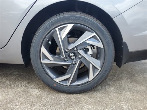 New 2025 Hyundai Elantra Sport image 6