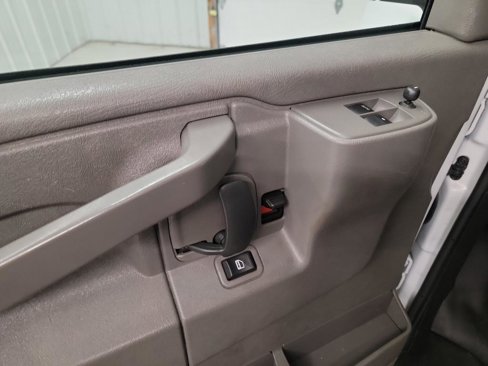 Used 2023 GMC Savana 2500 Extended w/ Driver Convenience Package image 18