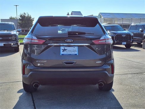 Used 2020 Ford Edge SE image 28