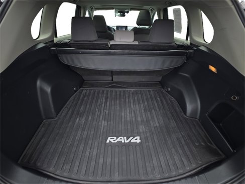 Used 2021 Toyota RAV4 XLE image 13