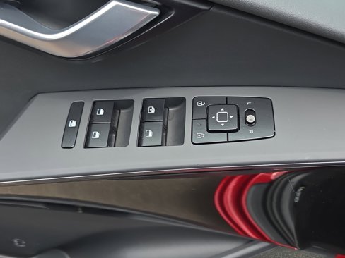 Used 2023 Kia Niro EX image 29