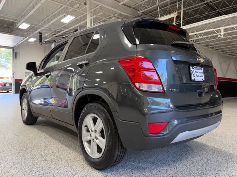 Used 2019 Chevrolet Trax LT w/ LT Convenience Package image 3