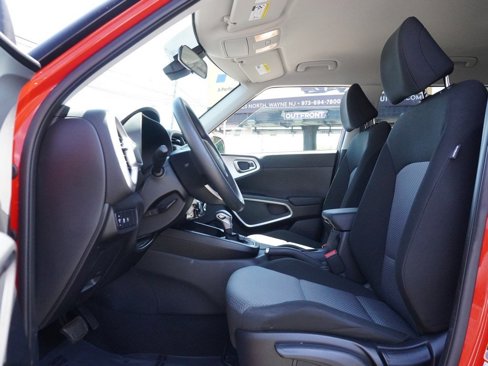 Used 2023 Kia Soul LX w/ LX Technology Package image 29