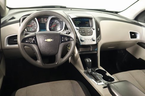 Used 2017 Chevrolet Equinox LS image 2