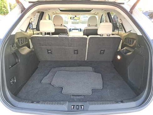 Used 2018 Ford Edge Titanium w/ Equipment Group 301A image 9