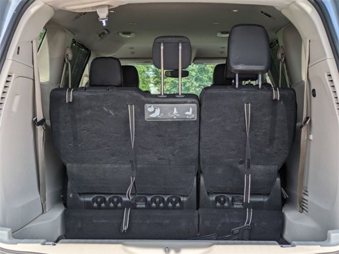 Used 2019 Chrysler Pacifica Touring-L image 28