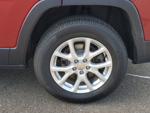 Used 2015 Jeep Cherokee Latitude w/ Cold Weather Group image 5