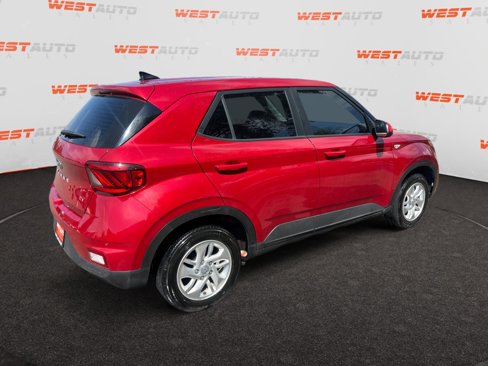 Used 2021 Hyundai Venue SE image 5