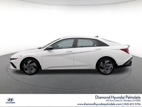 Used 2025 Hyundai Elantra Sport image 4