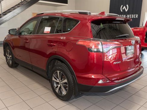 Used 2018 Toyota RAV4 XLE image 18