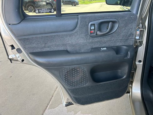 Used 2002 Chevrolet Blazer LS w/ Preferred Equipment Group image 14