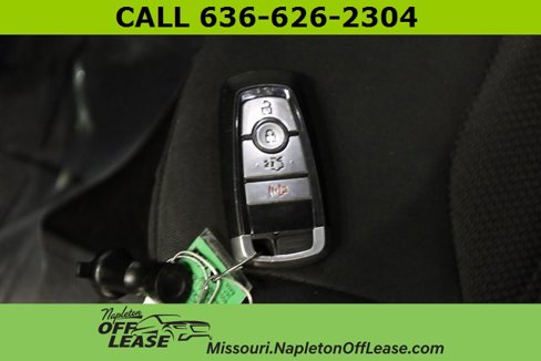 Used 2020 Ford Fusion SE image 24