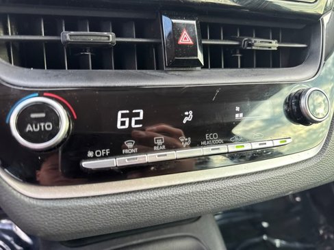 Used 2022 Toyota Corolla LE image 25