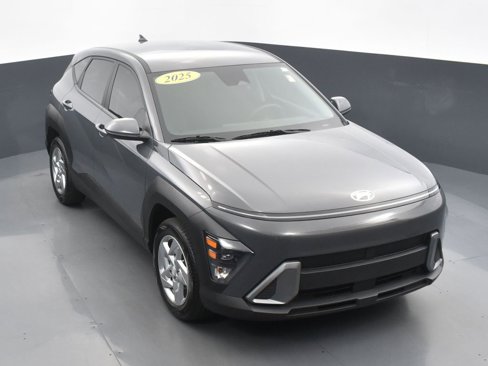 Certified 2025 Hyundai Kona SE image 14