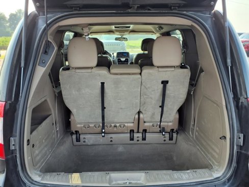 Used 2016 Chrysler Town & Country Touring image 28