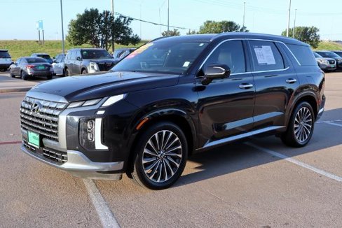 Used 2024 Hyundai Palisade Calligraphy image 3