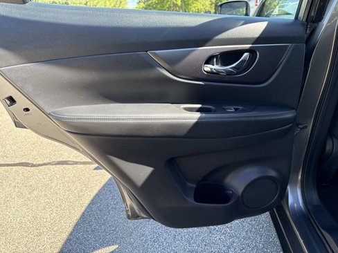 Used 2016 Nissan Rogue S image 11