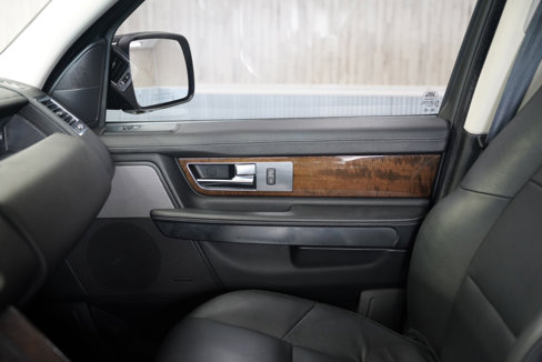 Used 2011 Land Rover Range Rover Sport HSE image 30