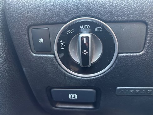 Used 2014 Mercedes-Benz SLK 250 image 26