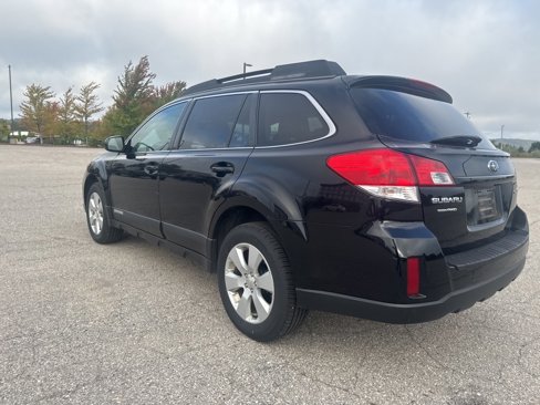 Used 2010 Subaru Outback 2.5i Premium w/ Popular Equipment Group 1B image 40