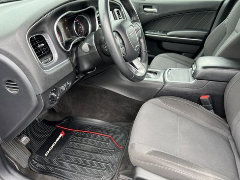 Used 2015 Dodge Charger SXT image 14