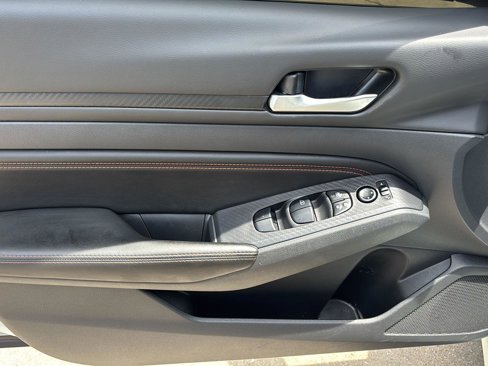 Used 2022 Nissan Altima 2.5 SR image 14