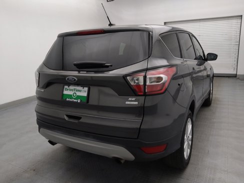Used 2017 Ford Escape SE image 7