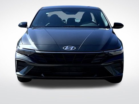New 2025 Hyundai Elantra Sport image 2