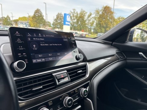 Used 2022 Honda Accord Sport image 18