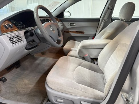 Used 2005 Buick LaCrosse CX image 8