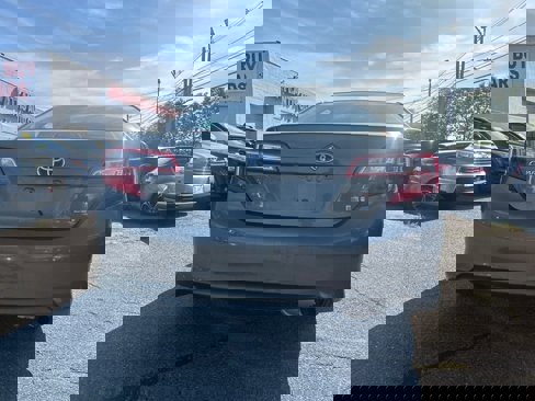 Used 2012 Toyota Camry LE image 5