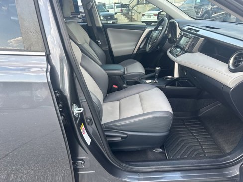 Used 2015 Toyota RAV4 Limited image 13