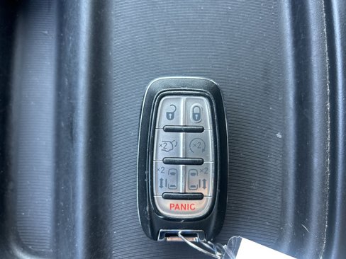 Certified 2017 Chrysler Pacifica Touring-L w/ Tire & Wheel Group image 40